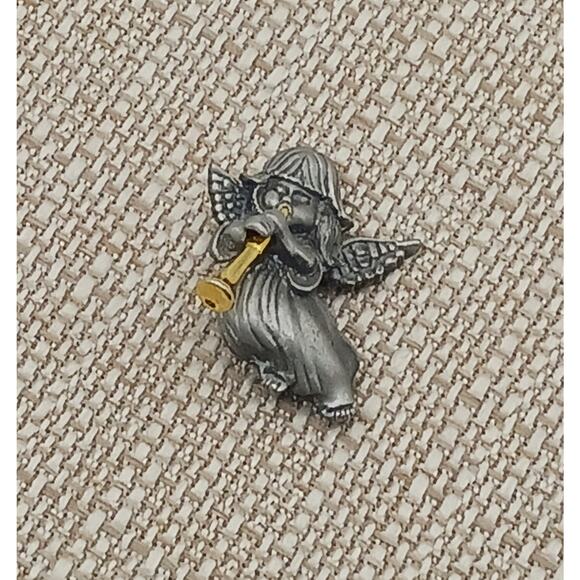daria Jewelry - Angel Pin Signed Daria Vintage Pewter Playing Horn Trumpet Gold Tone